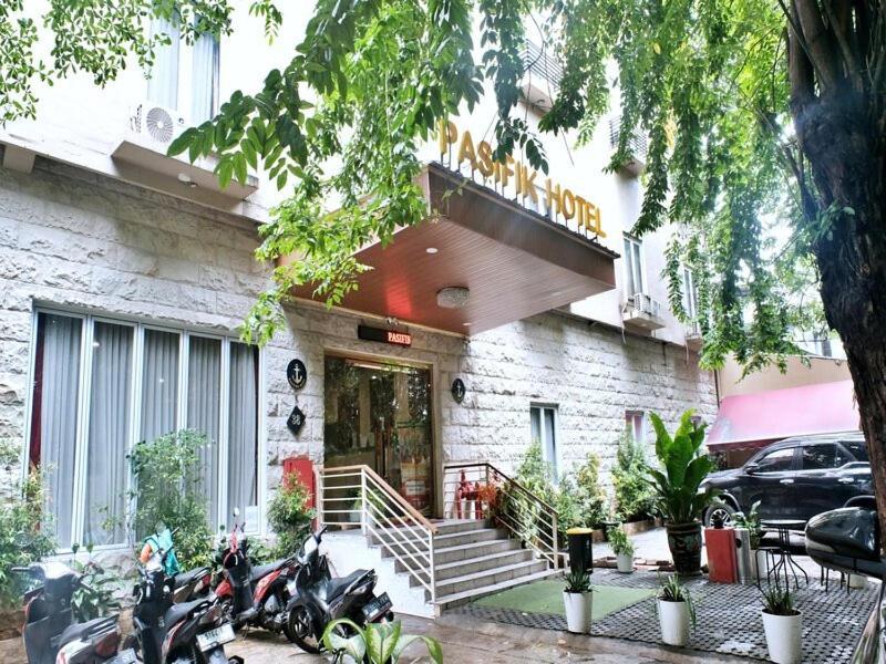 Pasifik Hotel Yakarta Exterior foto